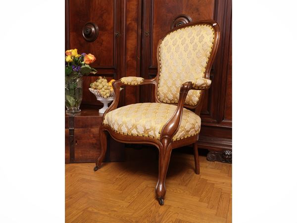Pair of armchairs in walnut