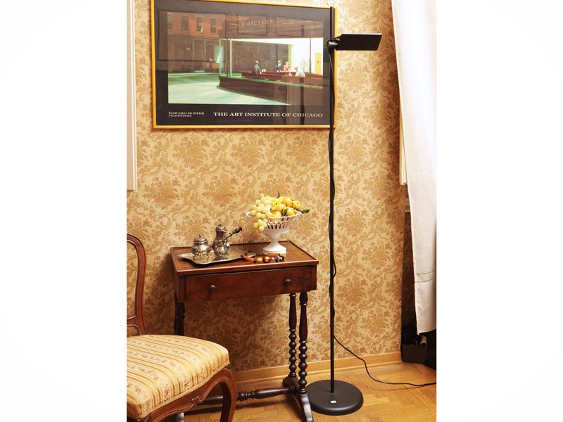Lampada da terra moderna in metallo laccato nero, h cm 182