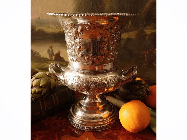 Large Medici vase in silver metal