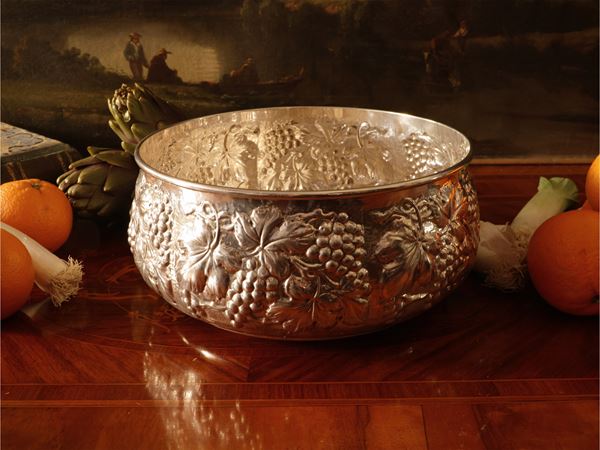Cup to serve the silver grapes  - Auction Silver Auction - Maison Bibelot - Casa d'Aste Firenze - Milano