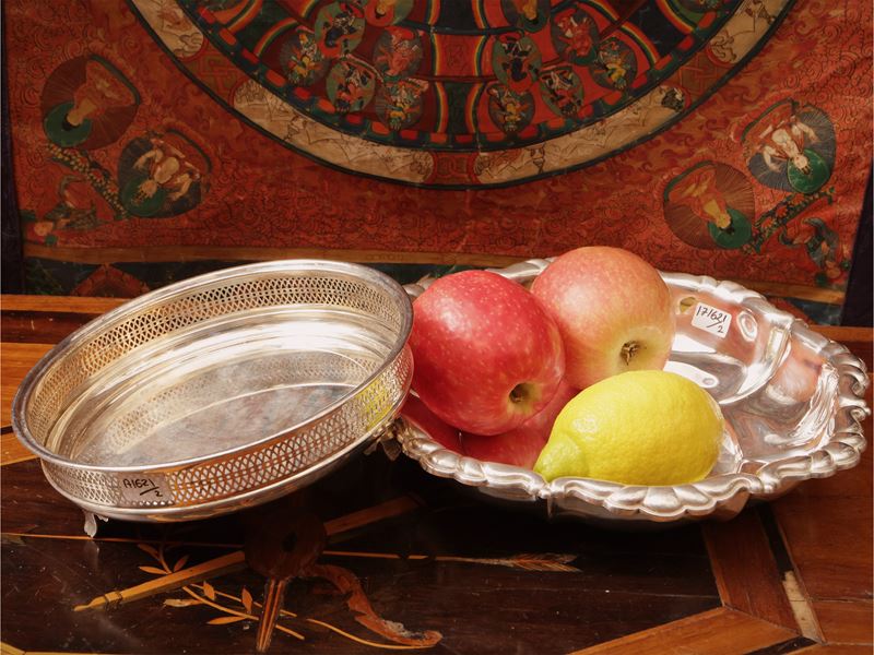 Due cestini porta bonbon in argento