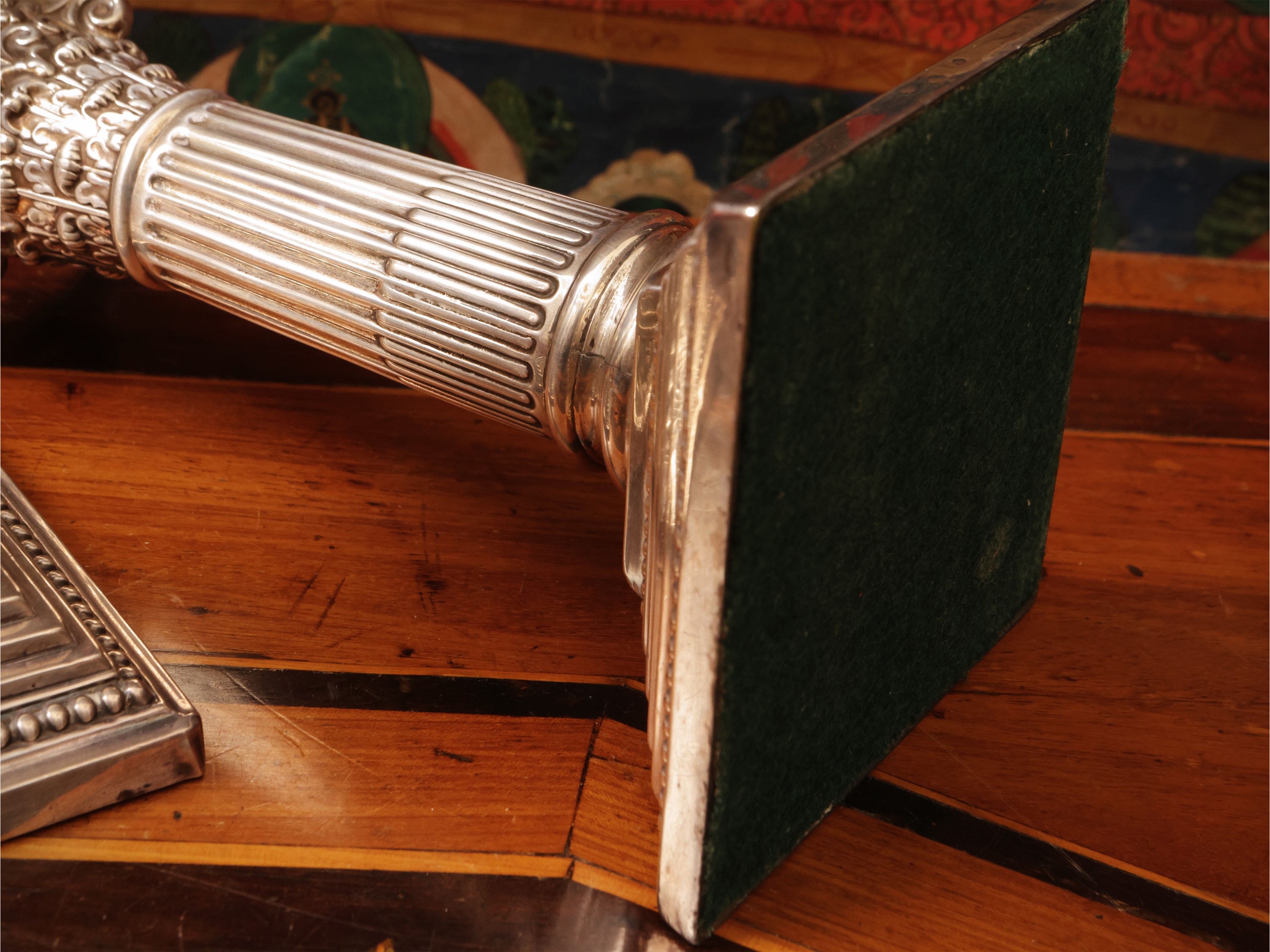 Coppia di candelieri in argento, Harrison Brothers & Howson