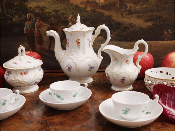 Assortment of accessories to serve coffee, Meissen