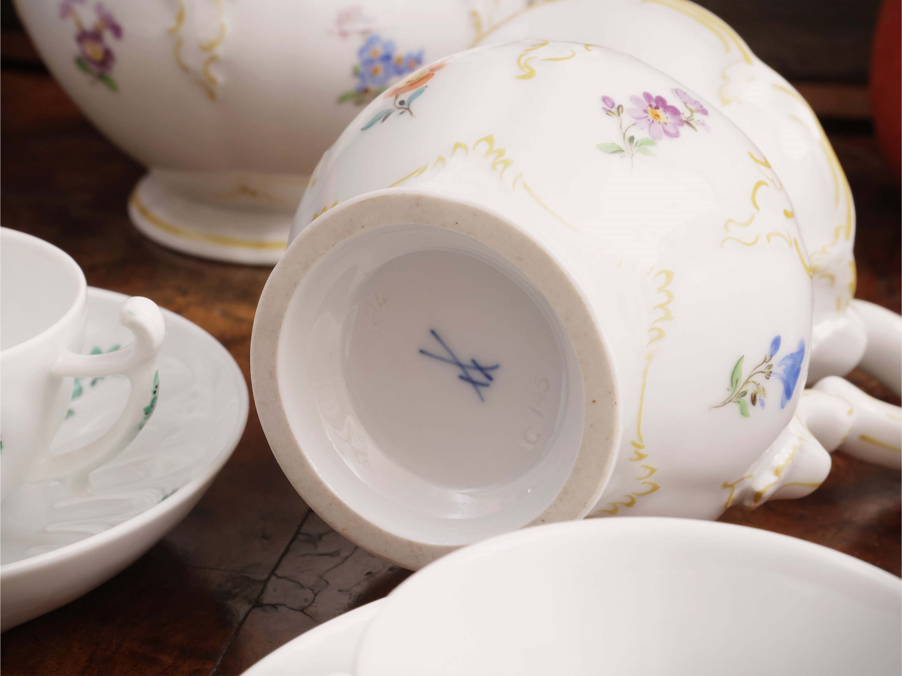 Meissen, Assortimento di accessori per servire il caffè con tazzine e set completo