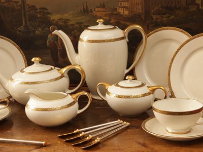 Set per servire la colazione, 8 tovagliette in paglia e servizio da tè Rosenthal