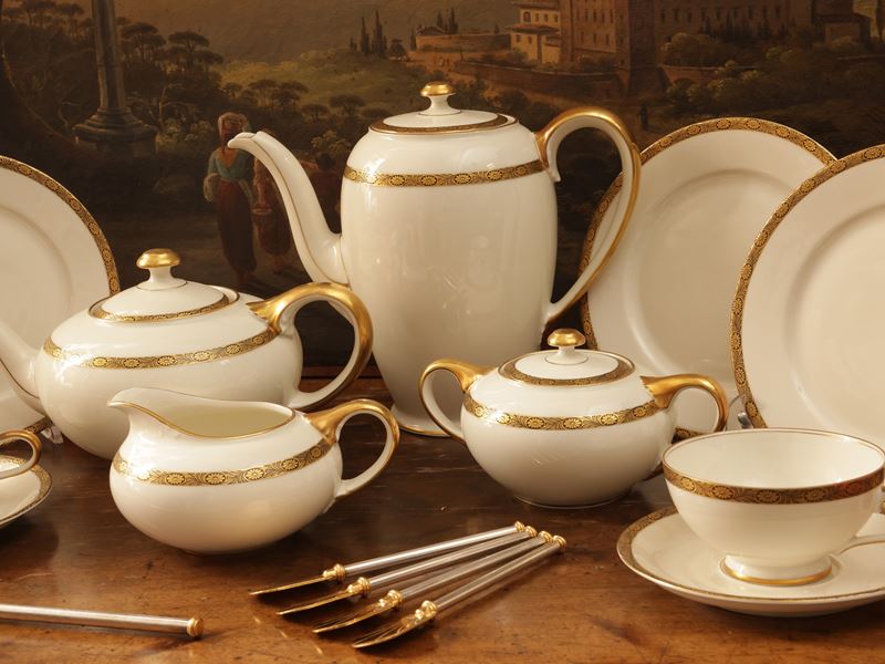 Set per servire la colazione, 8 tovagliette in paglia e servizio da tè Rosenthal