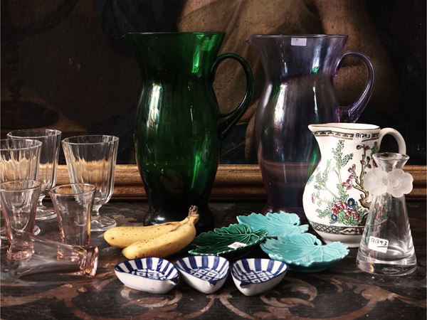 Miscellanea di accessori per la tavola