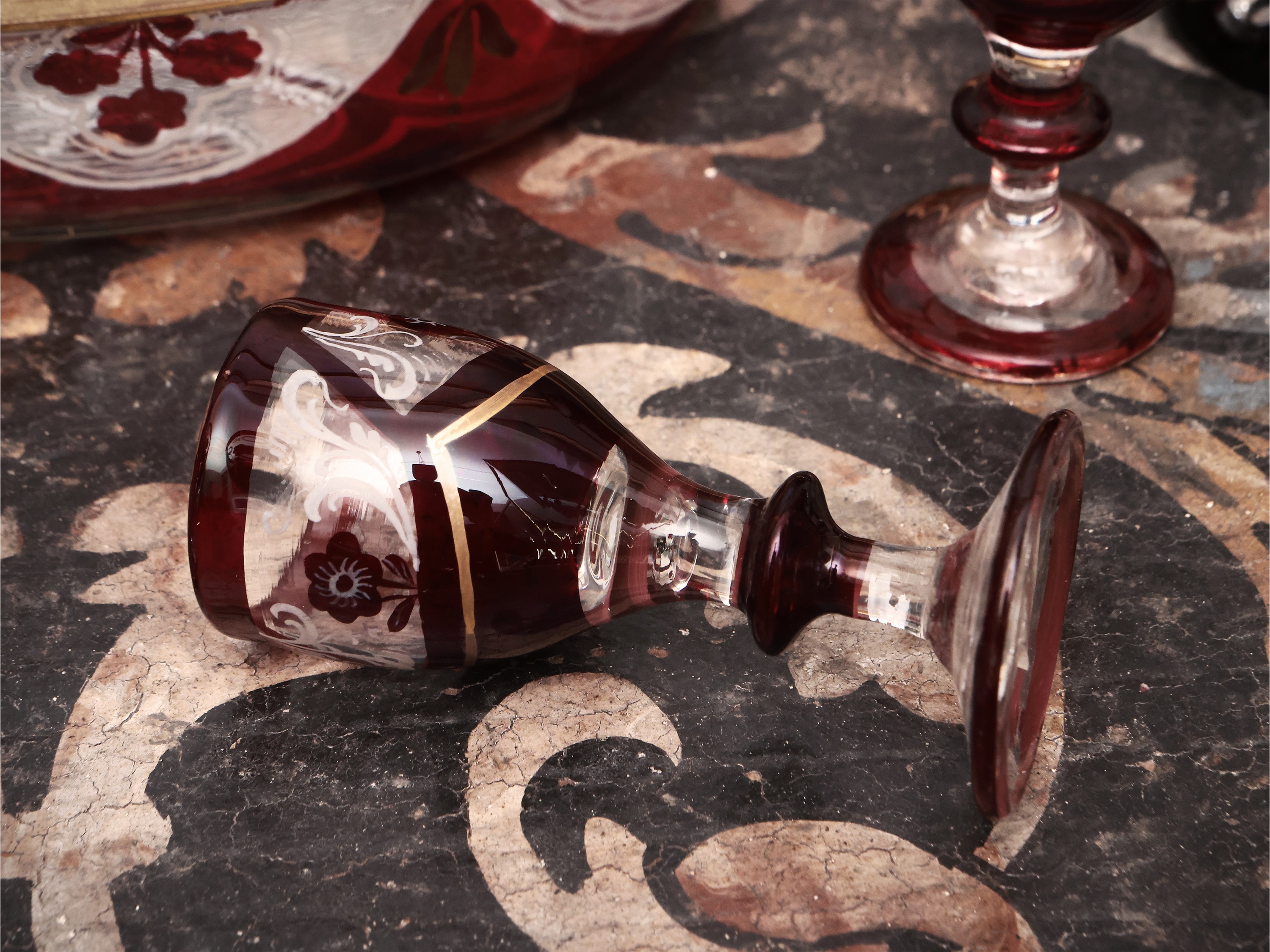 Set da Liquore in Vetro Molato Color Rubino