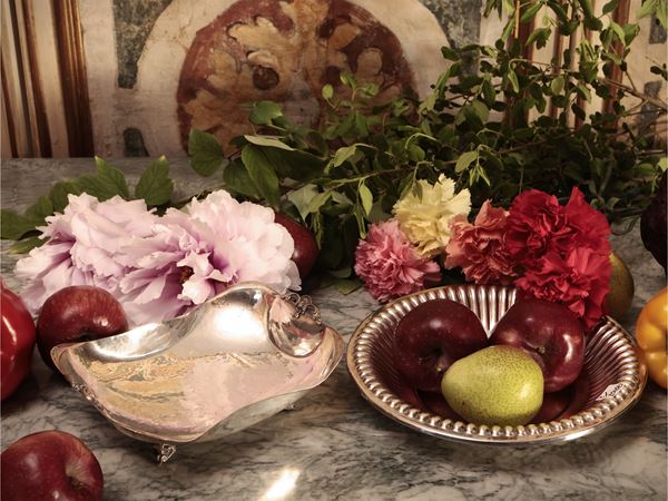 Due cestini per pasticcini in argento