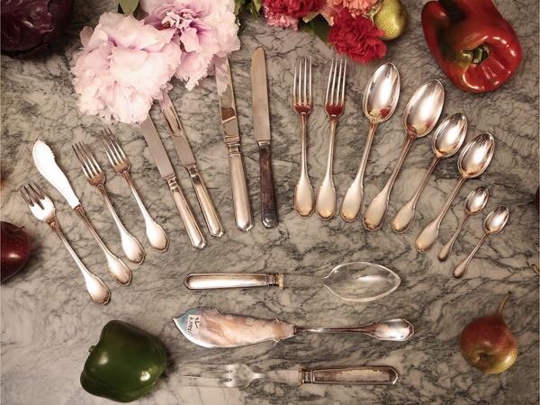 Silver cutlery service