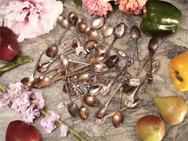 Miscellanea di cucchiaini da collezione in argento