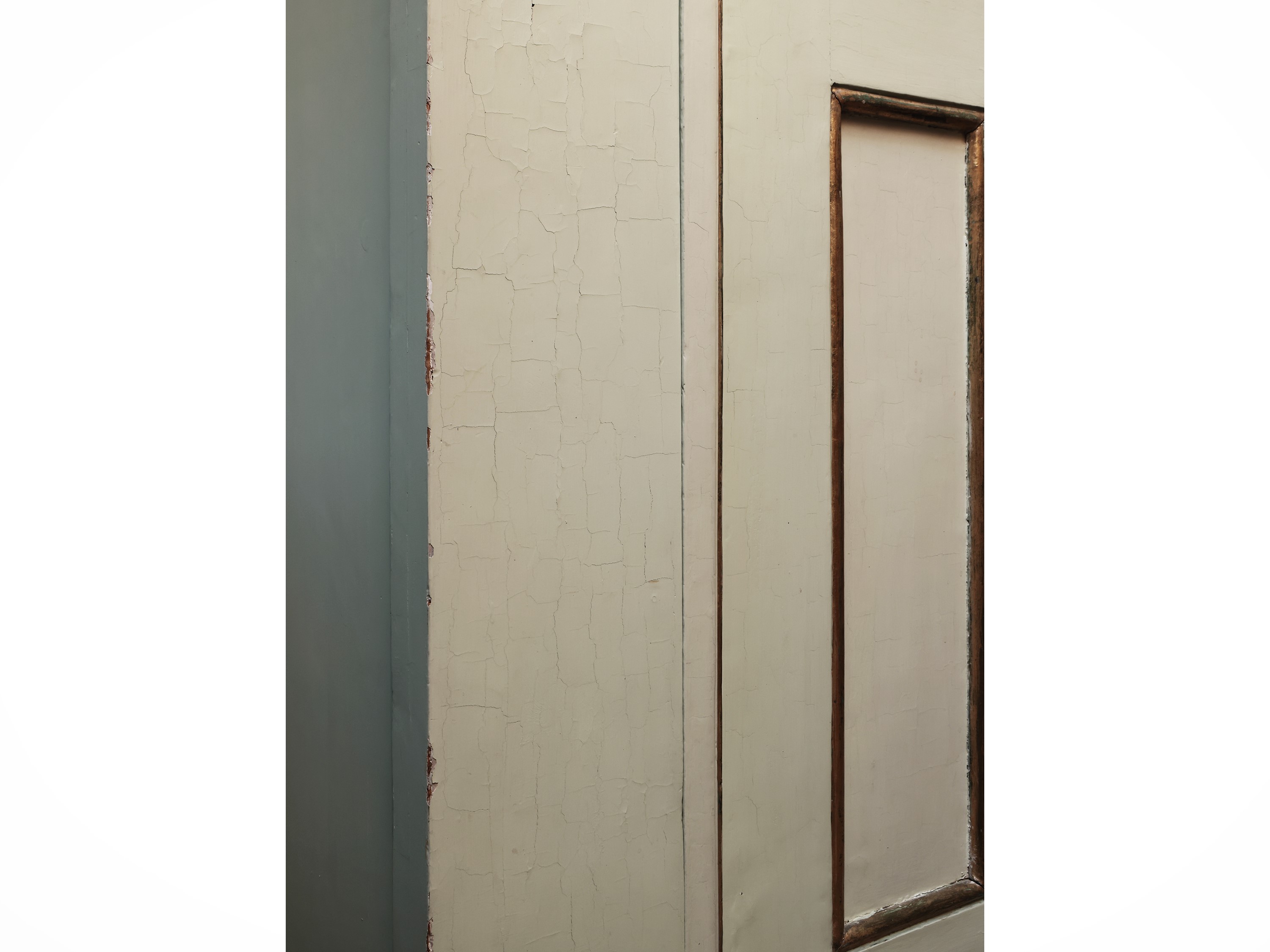 Armadio in Legno Laccato Color Avorio