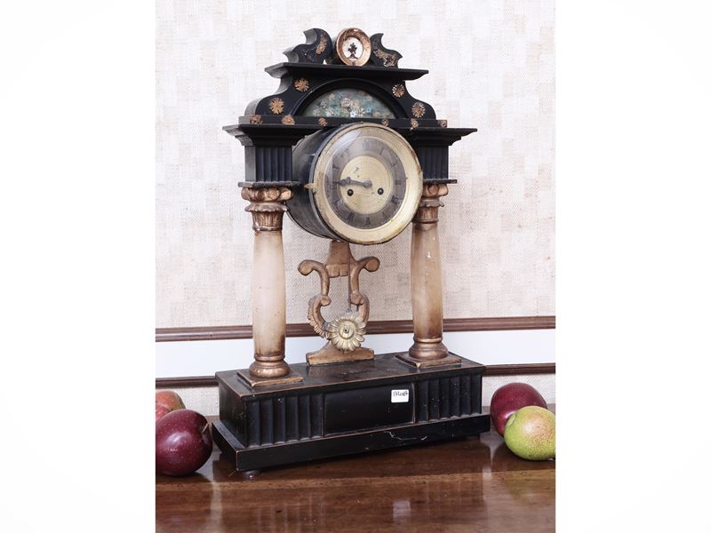 Orologio da tavolo a tempietto in legno ebanizzato