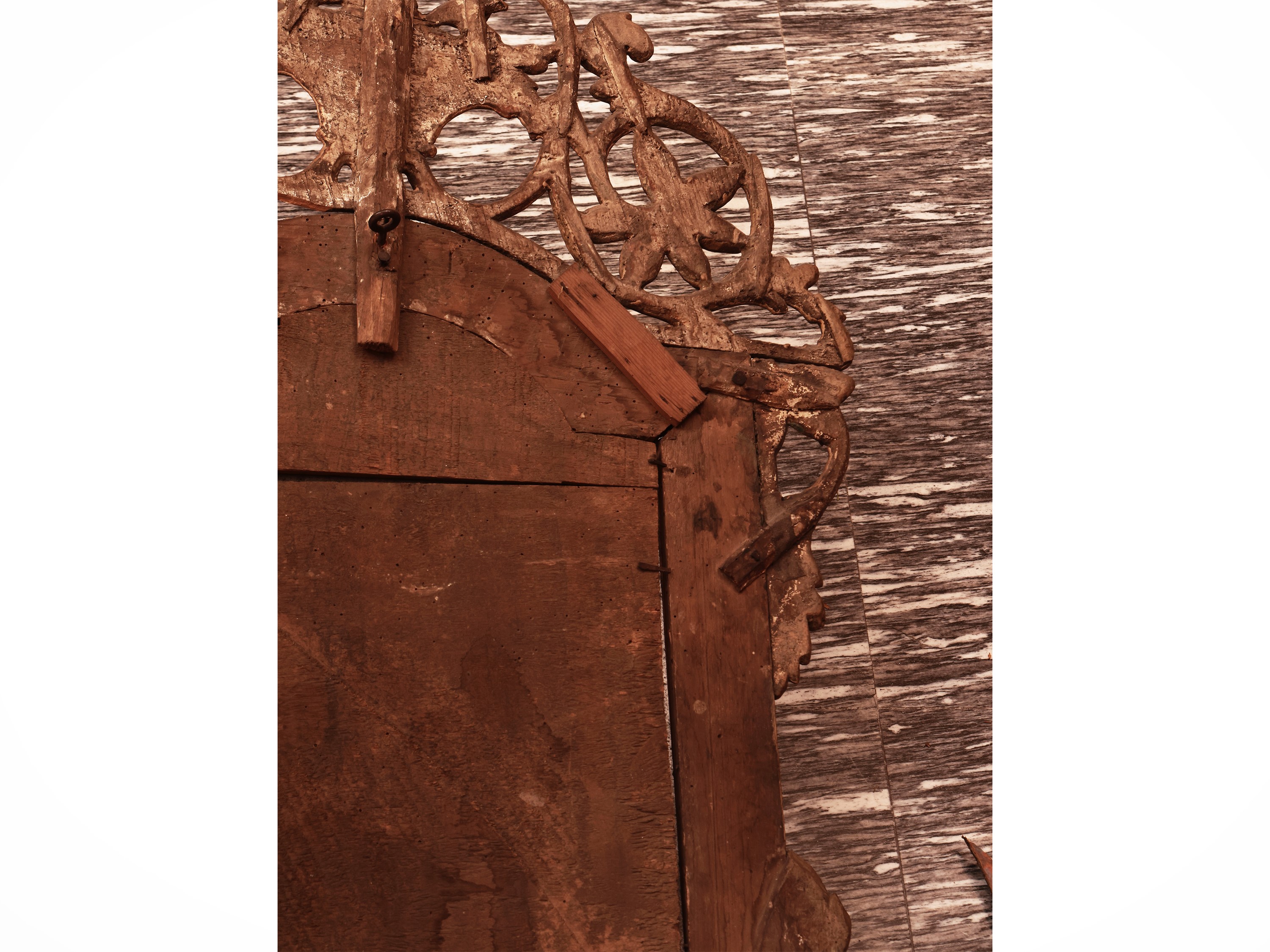 Piccola Specchiera con Cornice in Legno Laccato