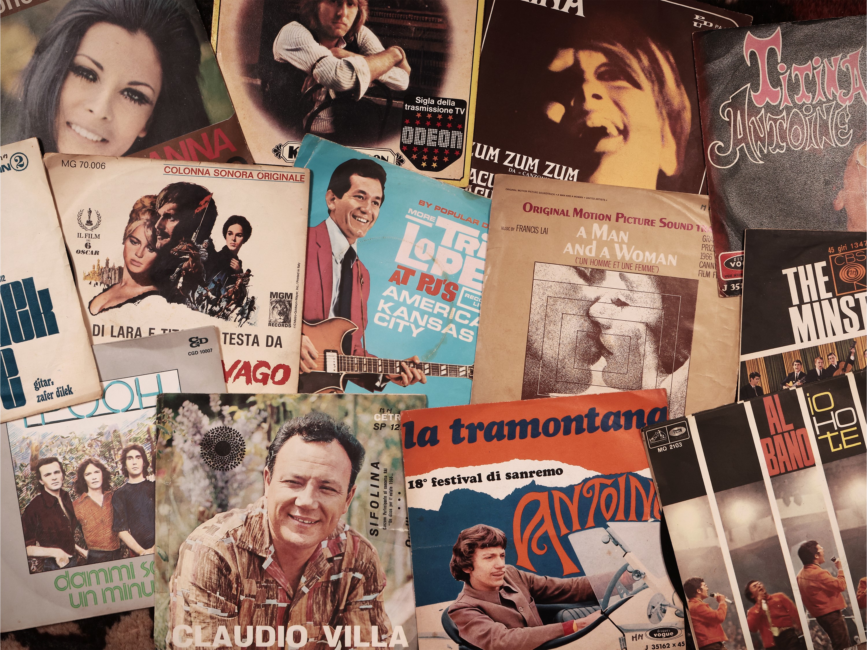 Assortimento di Dischi a 45 Giri