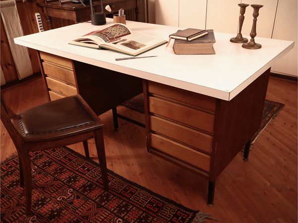 Scrivania in rovere