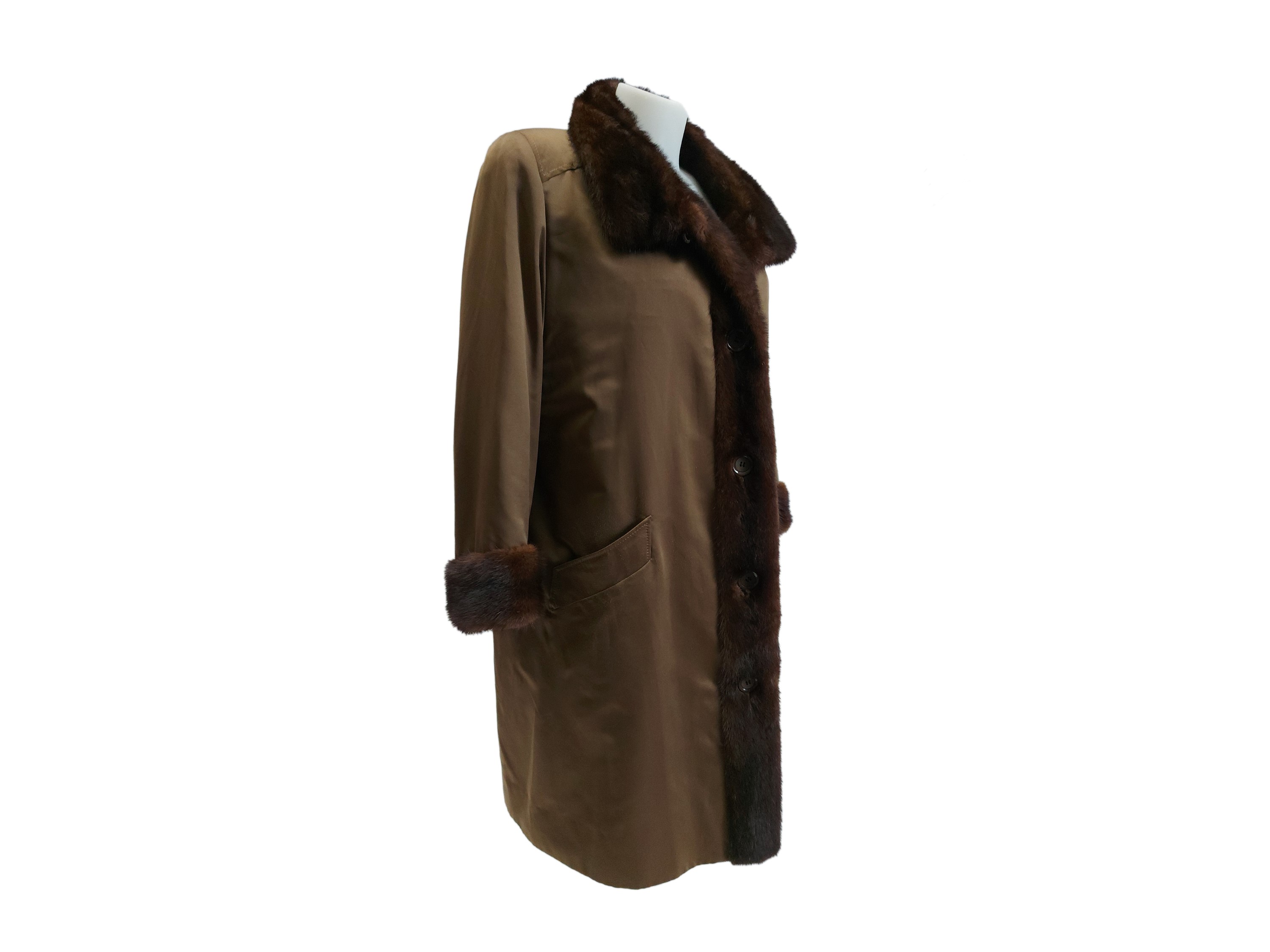 Rossini e Porro, Cappotto in raso marrone con interno e bordure in pelliccia di visone