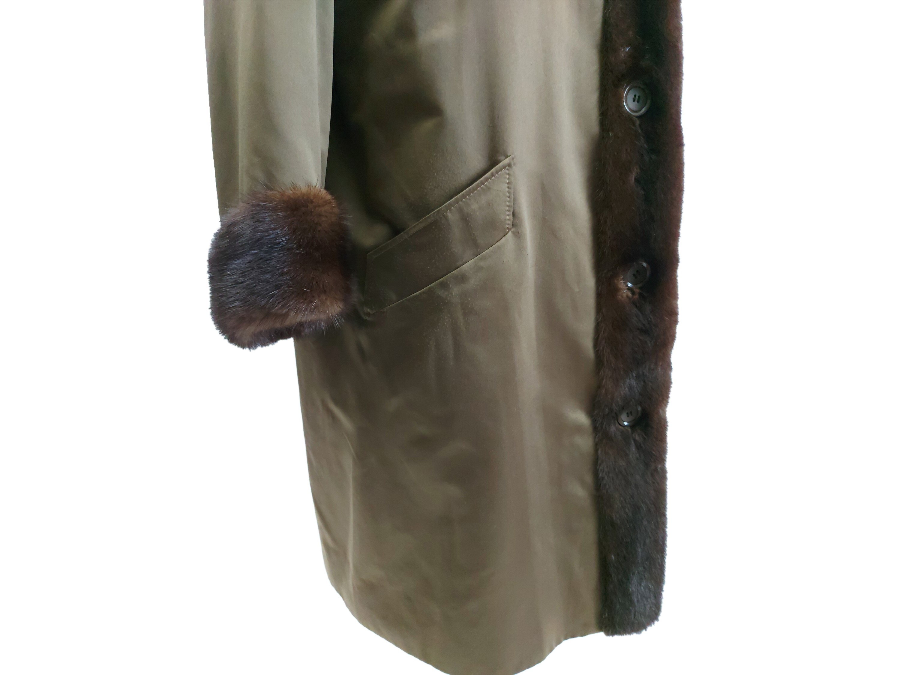 Rossini e Porro, Cappotto in raso marrone con interno e bordure in pelliccia di visone