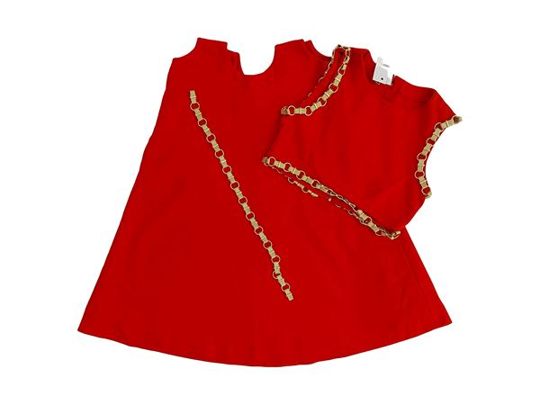 Sartorial darker in red jearsey with applied chains