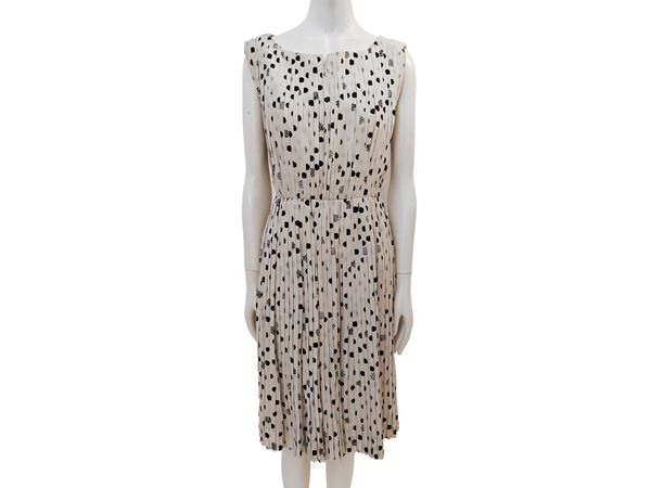 Sartorial Silk Dress Plissé white with black polka dots and small roses