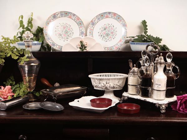 Miscellanea of table accessories