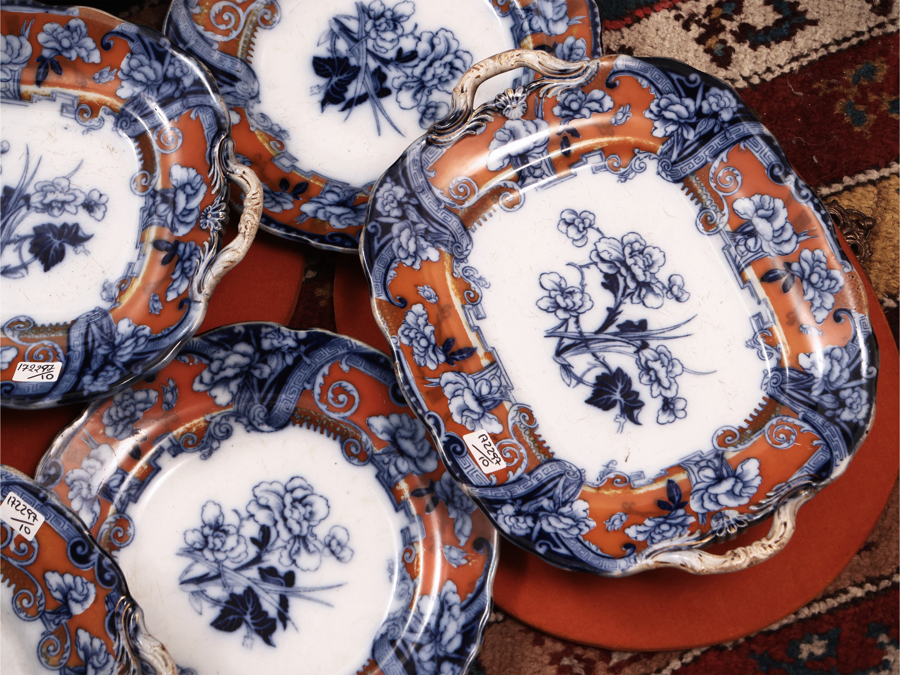 Assortimento di Piatti in Terraglia Inglese