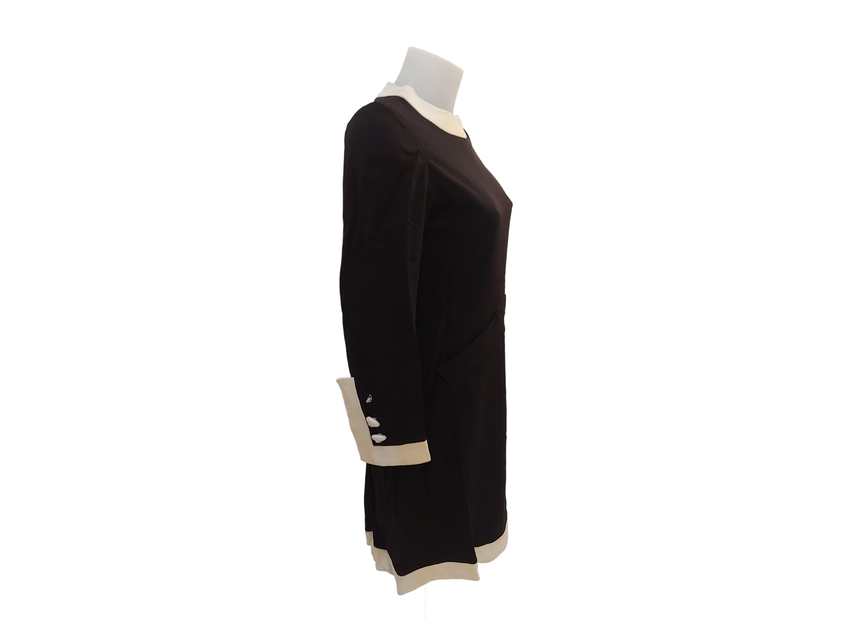 Abito Sartoriale in Seta Nera con Finiture Crema