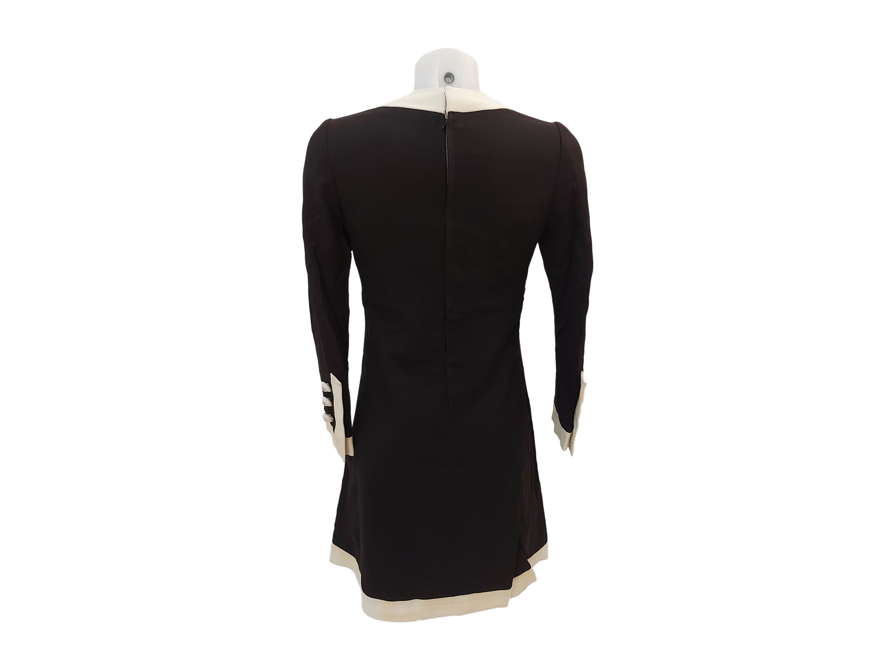Abito Sartoriale in Seta Nera con Finiture Crema