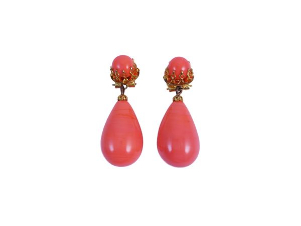 Coral -colored drop earrings