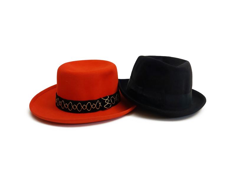 Due cappelli Mossant, Paris