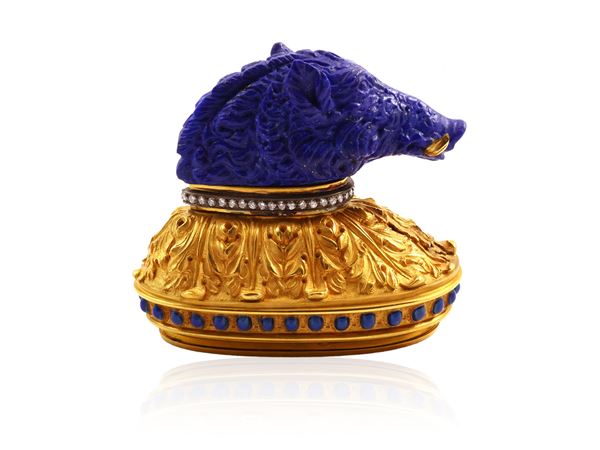Gold desk seal with diamonds and lapislazzuli