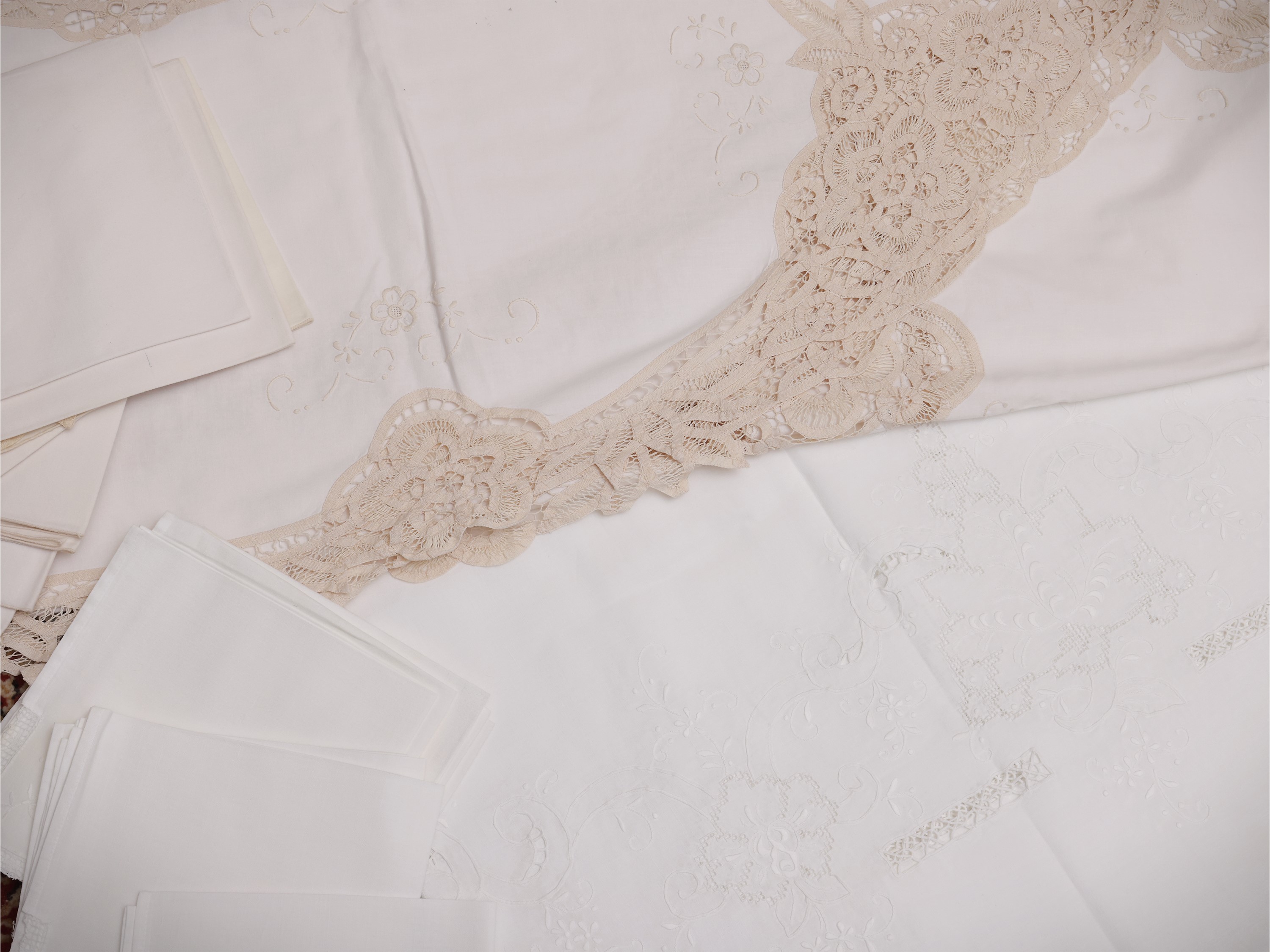 Due tovaglie in lino