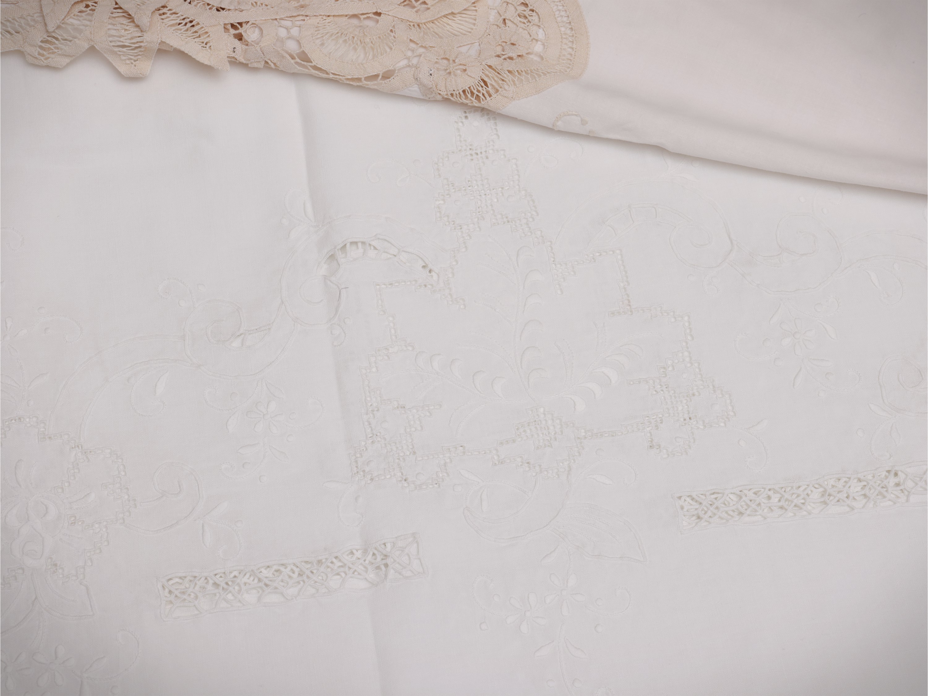 Due tovaglie in lino