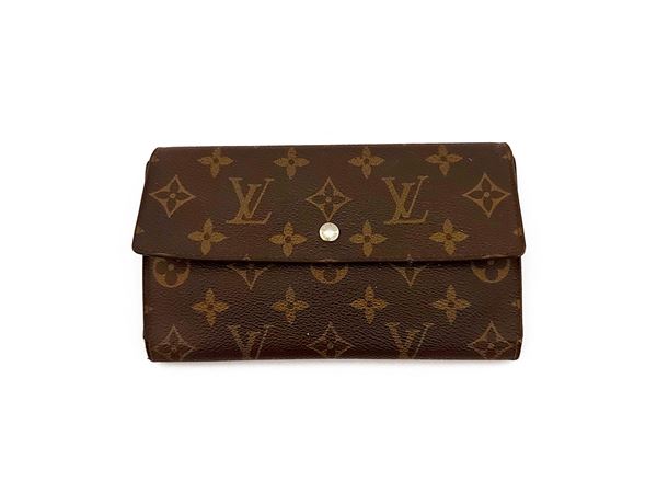 Louis Vuitton - Women's wallet in Monogram canvas