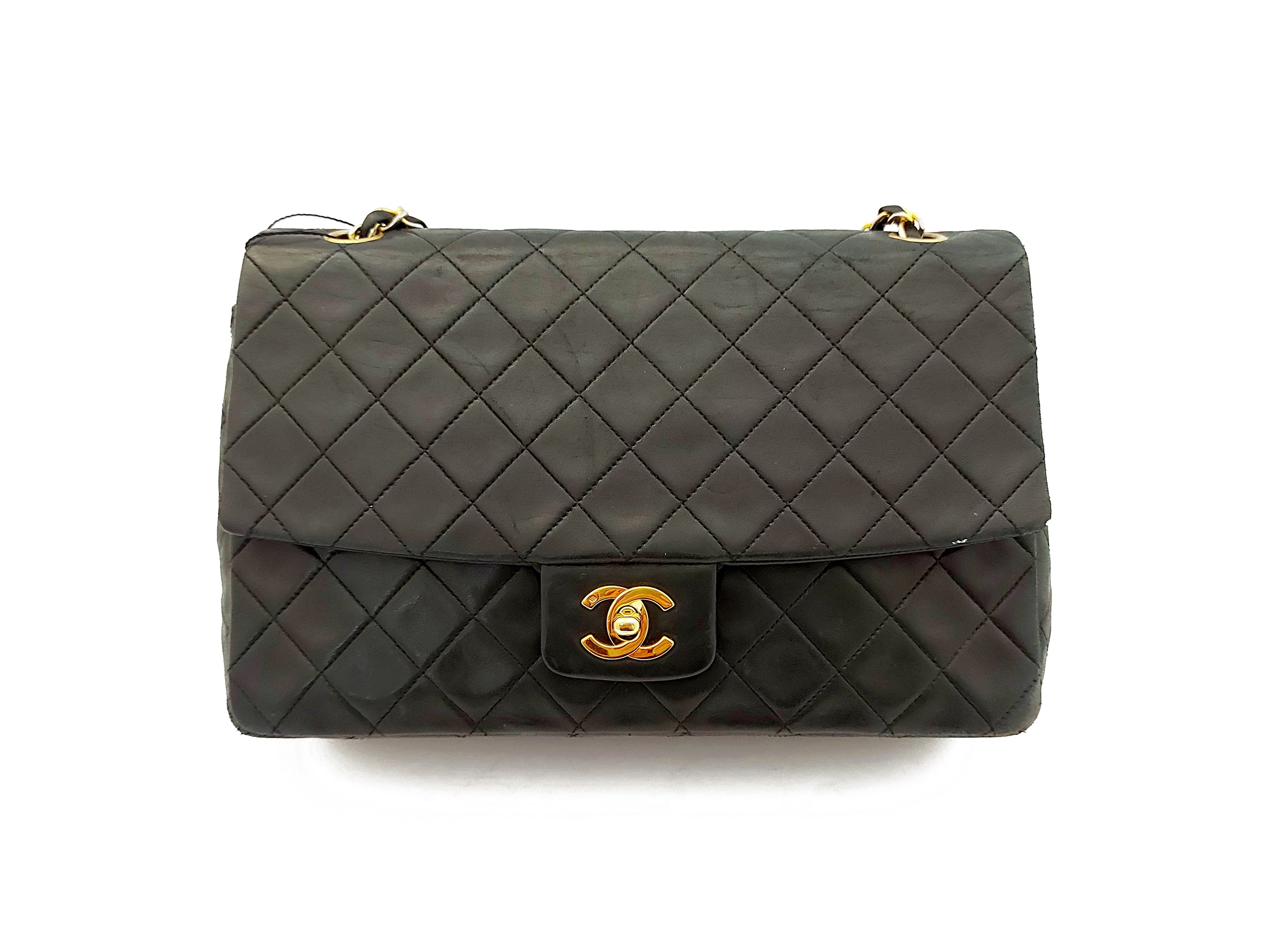 Chanel - Borsa classica a spalla 11.12 in pelle nera matelassé
