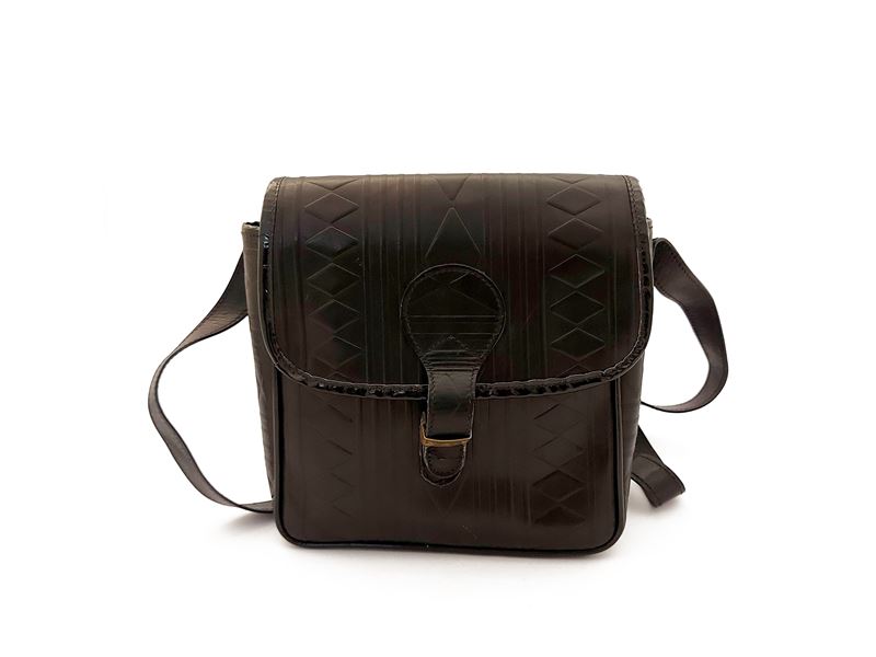 Fendi - Borsetta a tracolla in pelle nera