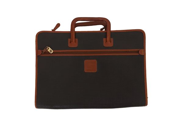 Black rubber folder with leather finishes