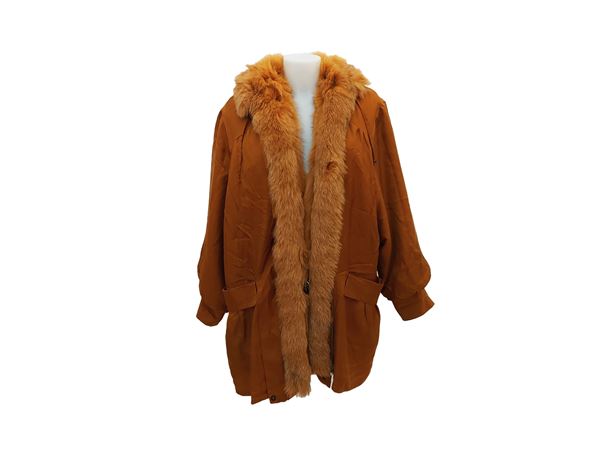 Parka in seta color ruggine con interno in lapin removibile