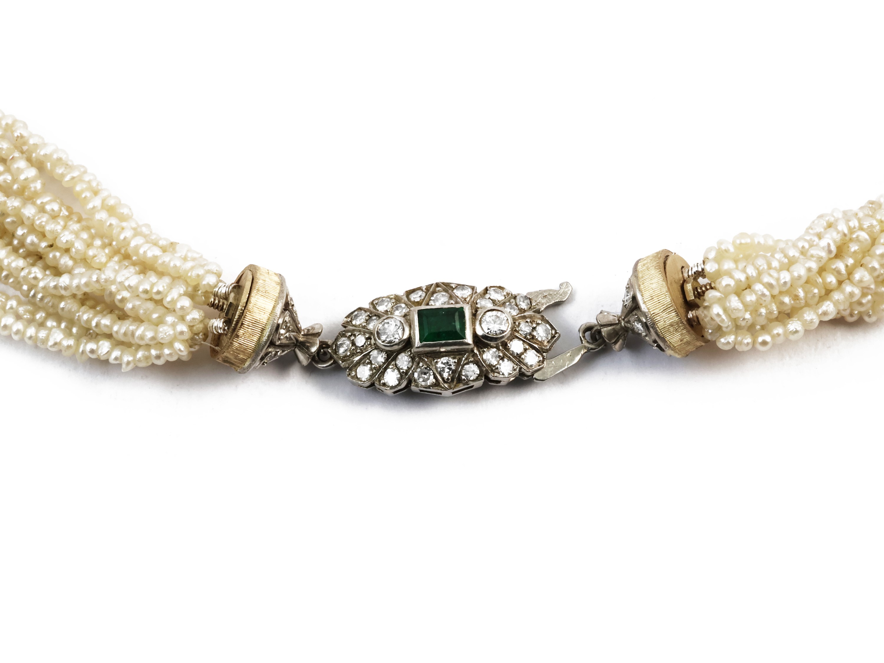 Collana Torchon in Microperle con Fermezza in Oro Bianco, Diamanti e Smeraldo