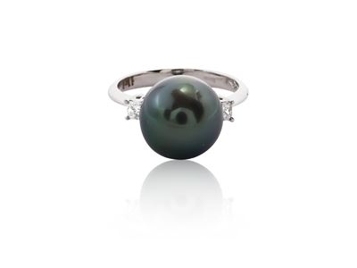 Anello in Oro Bianco con Perla Tahiti e Diamanti
