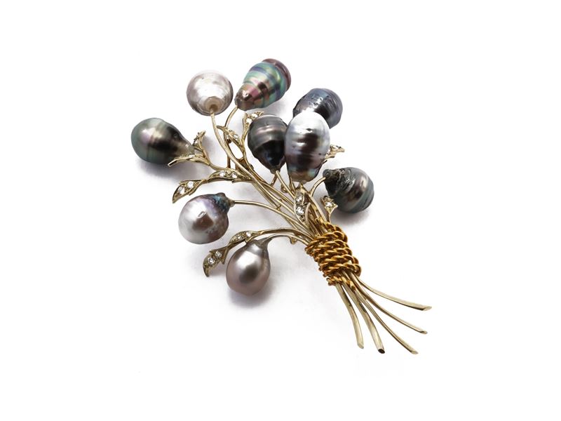 Spilla in Oro Bianco con Perle Tahiti e Diamanti