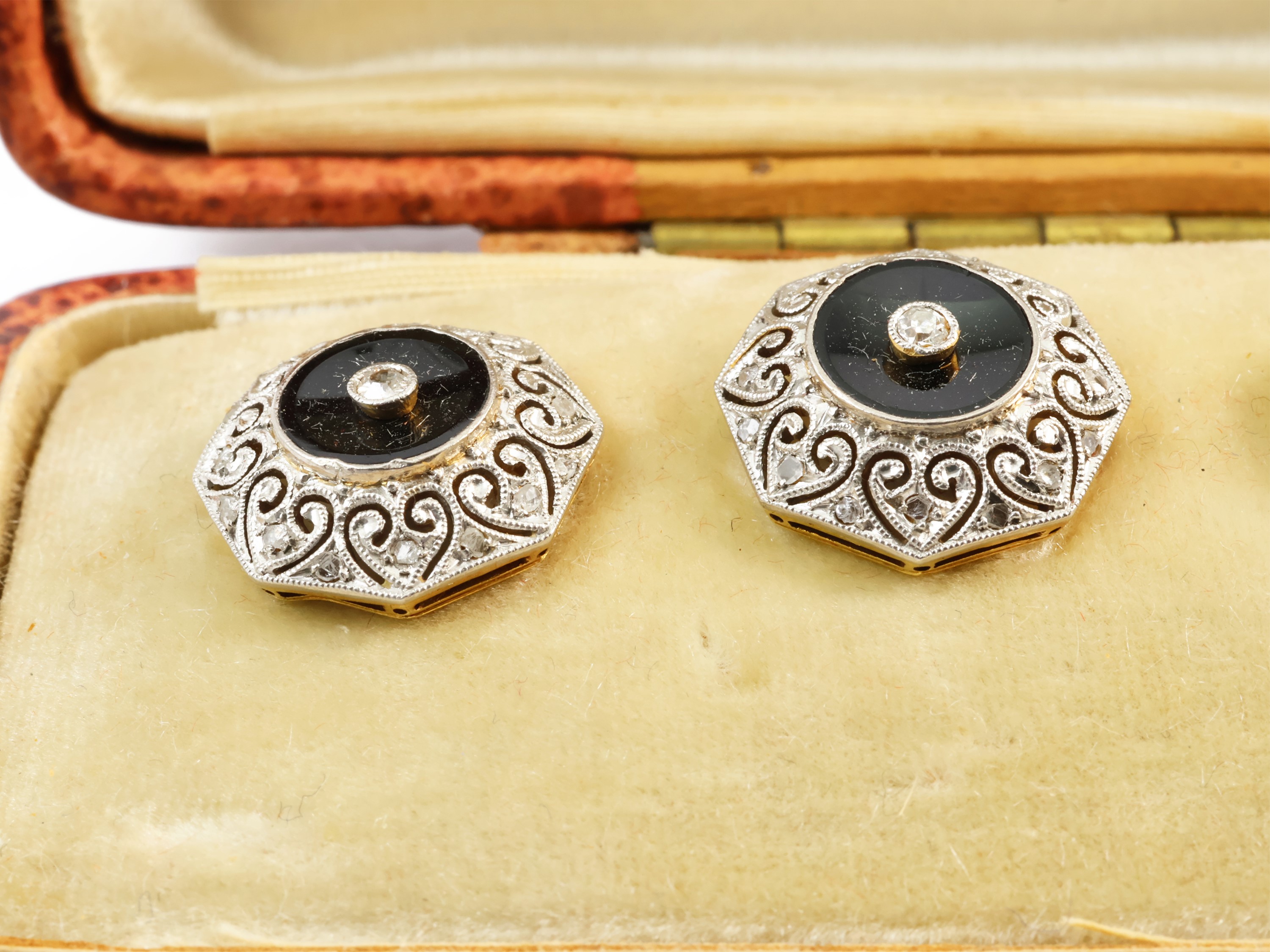 Set da Sparato in Oro Giallo e Platino con Diamanti e Onice