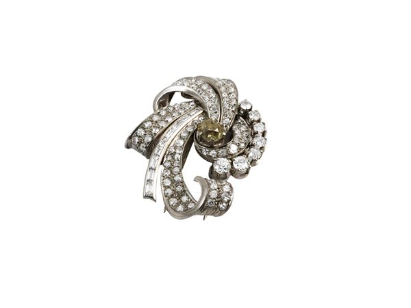 Platinum brooch with diamonds