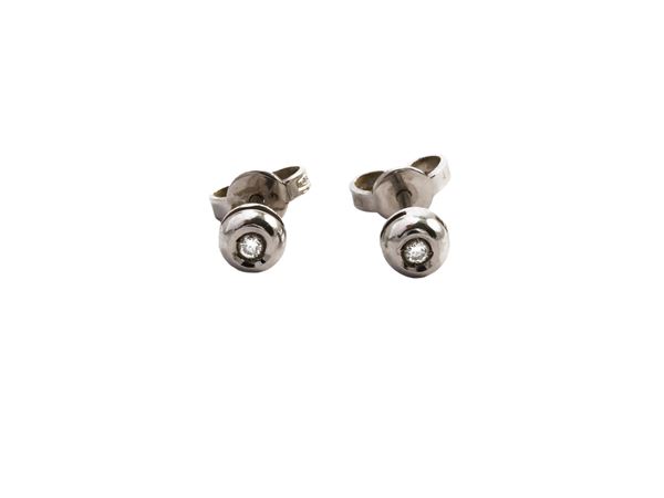 White gold earrings with diamonds