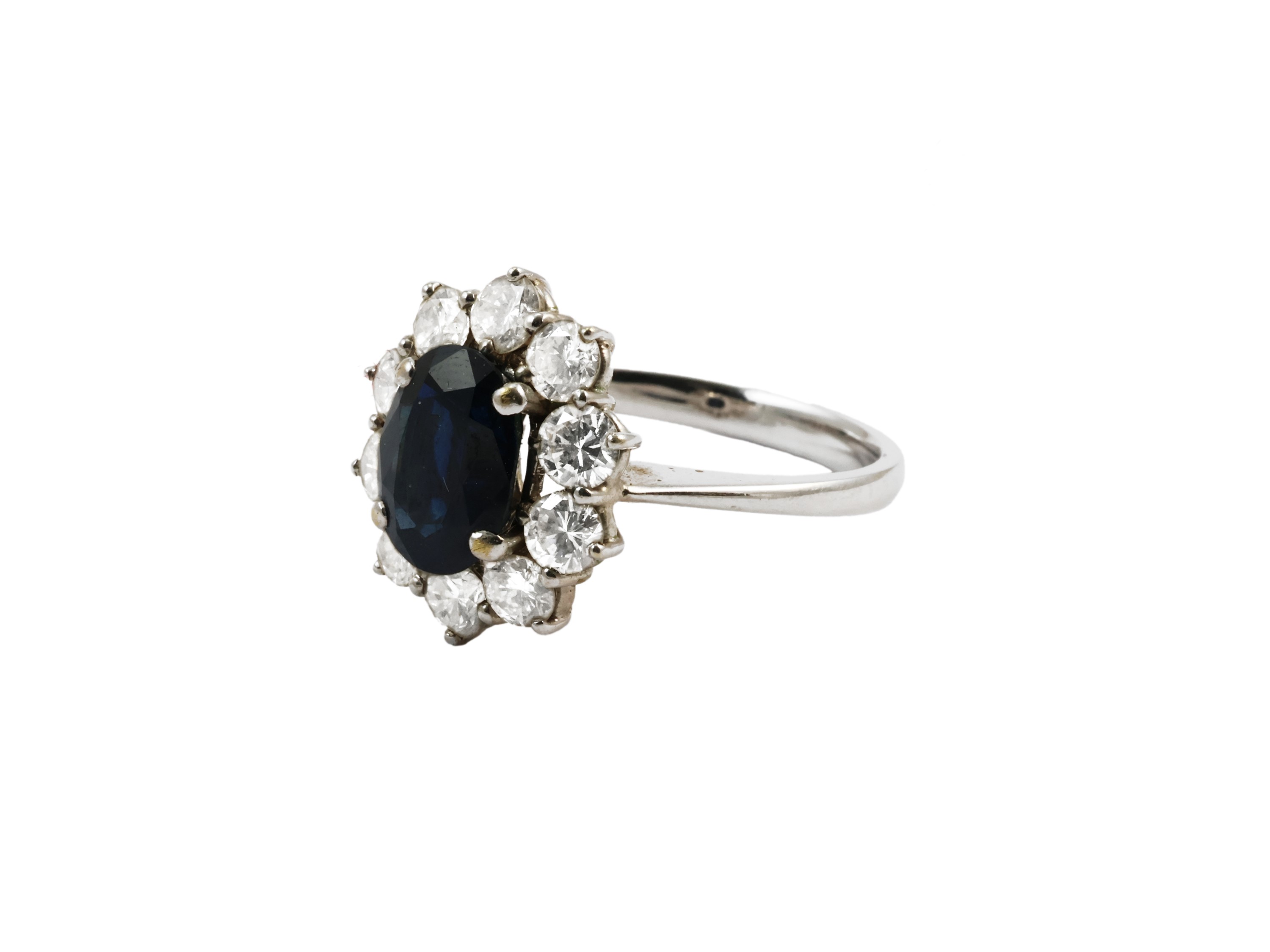 Anello in Oro Bianco con Zaffiro e Diamanti
