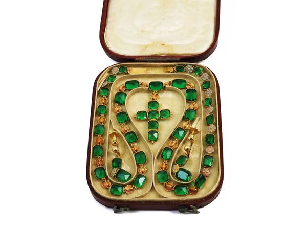 Low -title gold demiparure with glasses and turquoise
