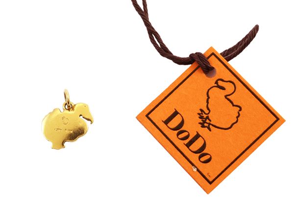 DoDo pendant in yellow gold