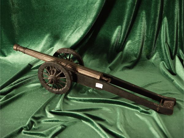 Ancient cannon model