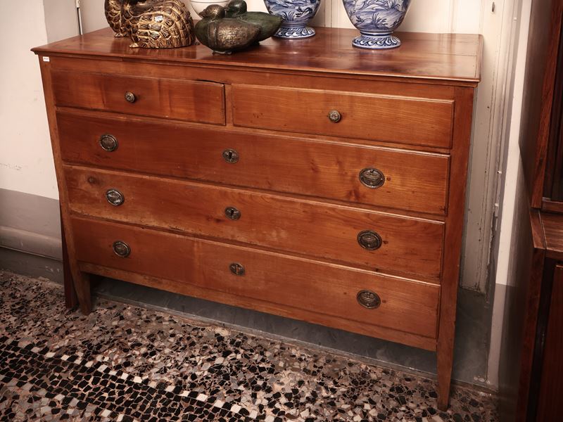 Cassettone in ciliegio