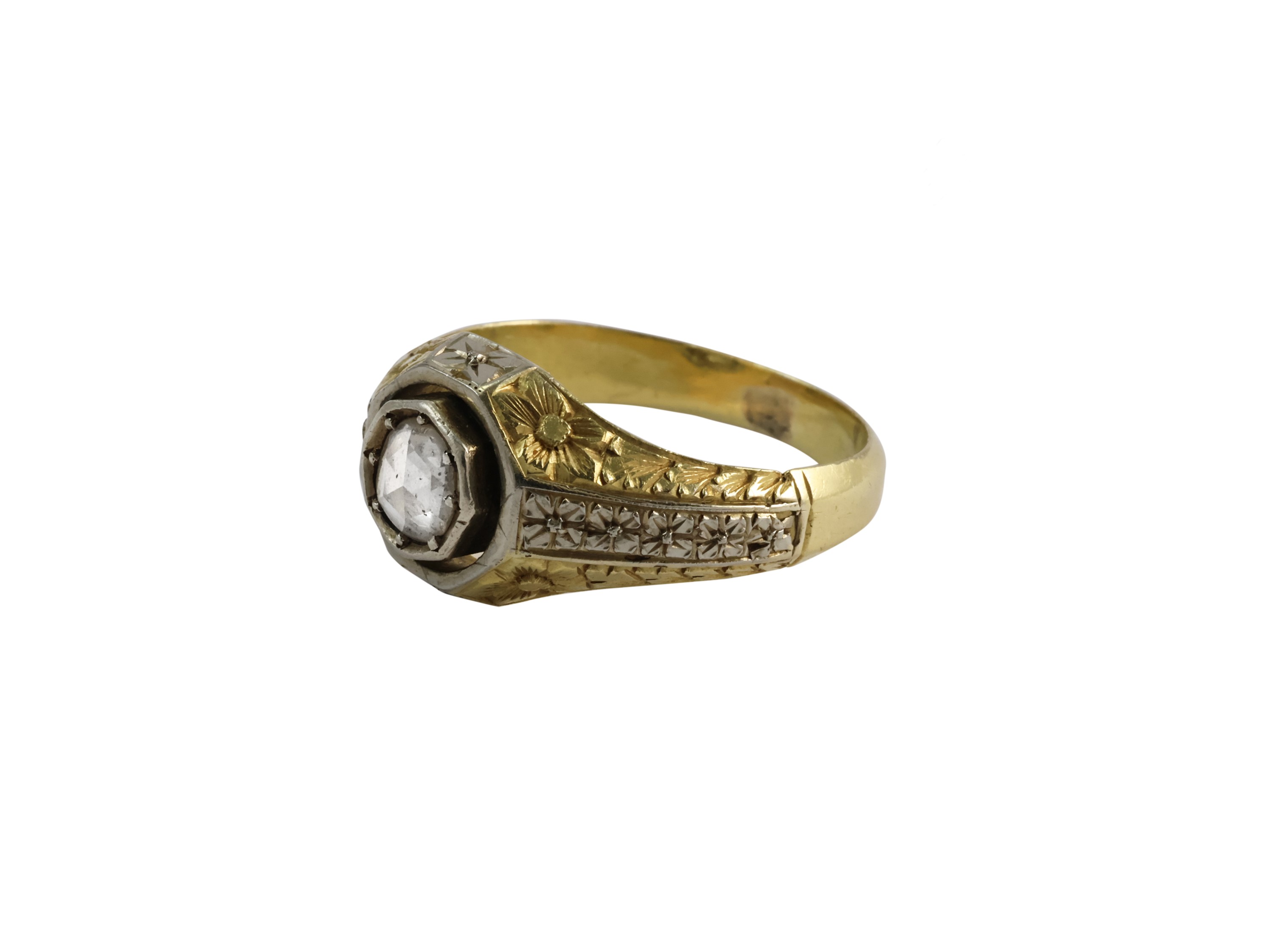 Anello Solitario in Oro Giallo con Diamante